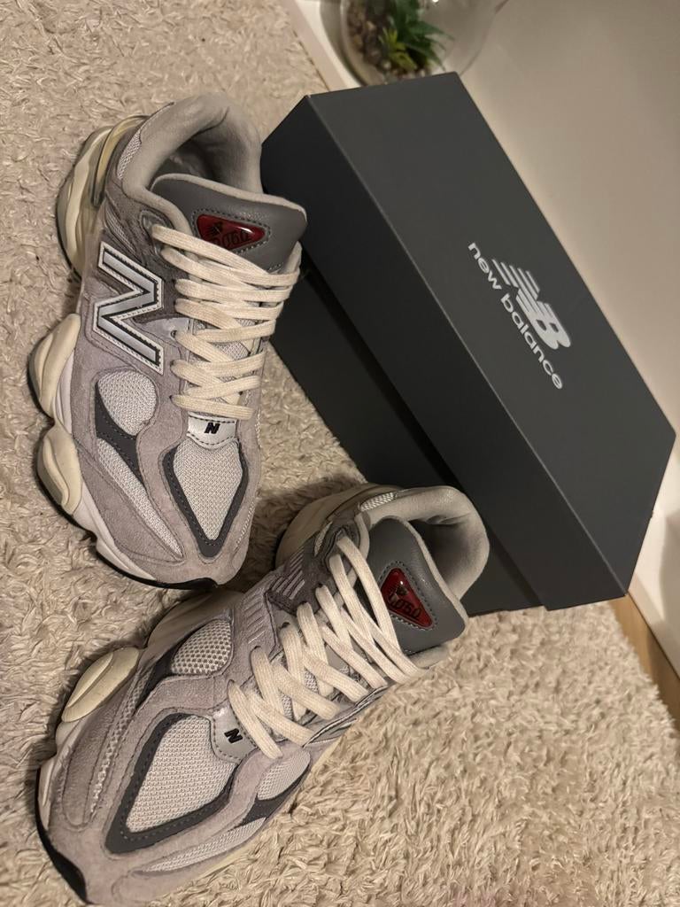 New Balance 9060 Grijs - Maat 38,5, Sport en Fitness, Basketbal, Ophalen of Verzenden, Zo goed als nieuw