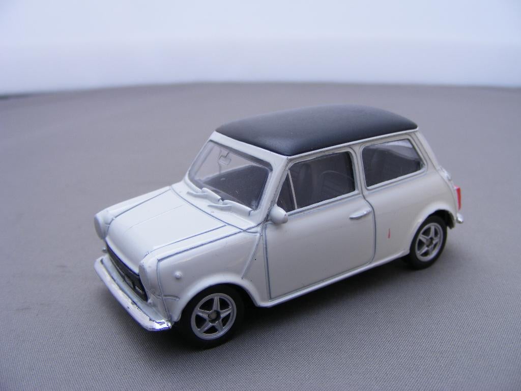 Mini cooper 1300 welly 52299 wit/zwart dak, Ophalen of Verzenden, Zo goed als nieuw, Auto