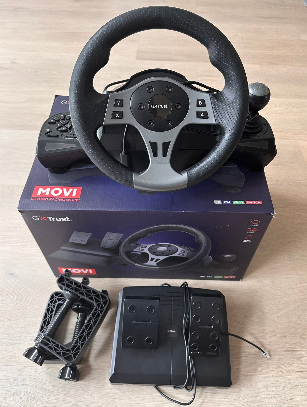 Trust Movi GTX 289 race stuur met pedalen zgan, Ophalen of Verzenden, Zo goed als nieuw