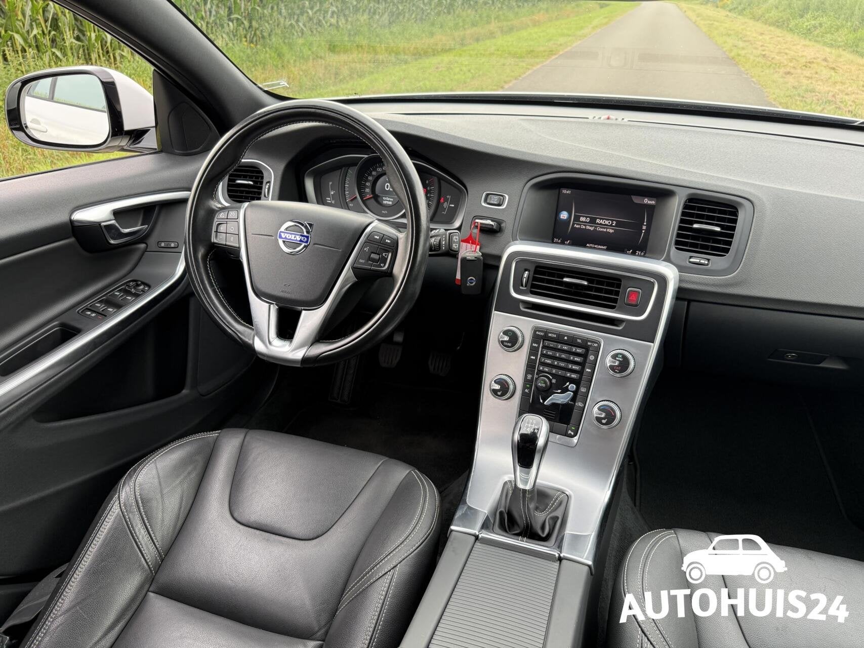 Volvo V60 2.0 T3 Polar+ Dynamic |Xenon|Leder| NL-AUTO | Crui, Automatische klimaatregeling, Gebruikt, 4 cilinders, Wit