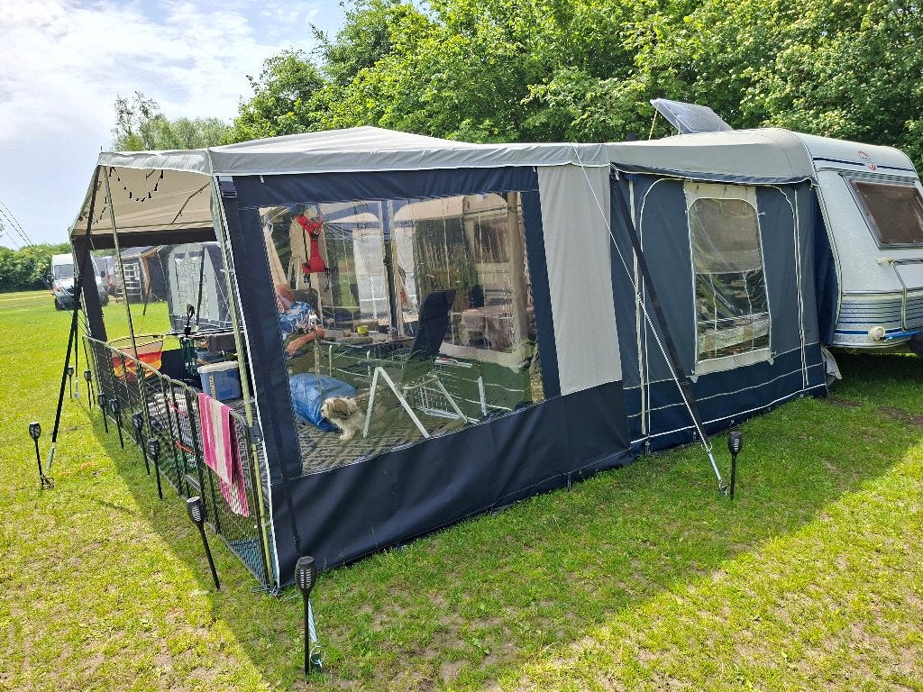 Voortent met luifel, Particulier, Rondzit, Luifel