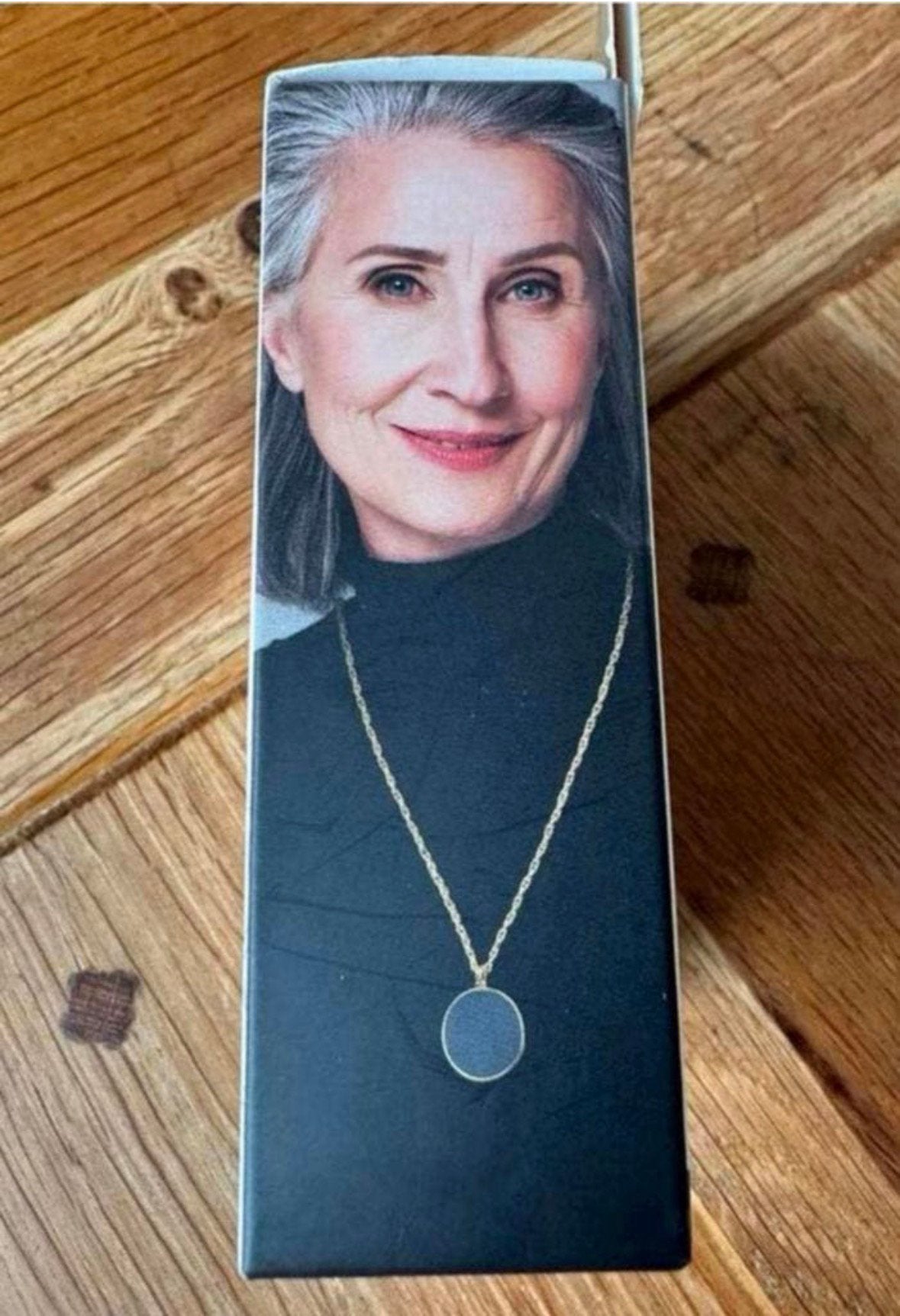 Nieuw in de doos hals ketting met loep vergroot 3x, Hobby en Vrije tijd, Ophalen of Verzenden, Nieuw, Vergrootglas of Loep
