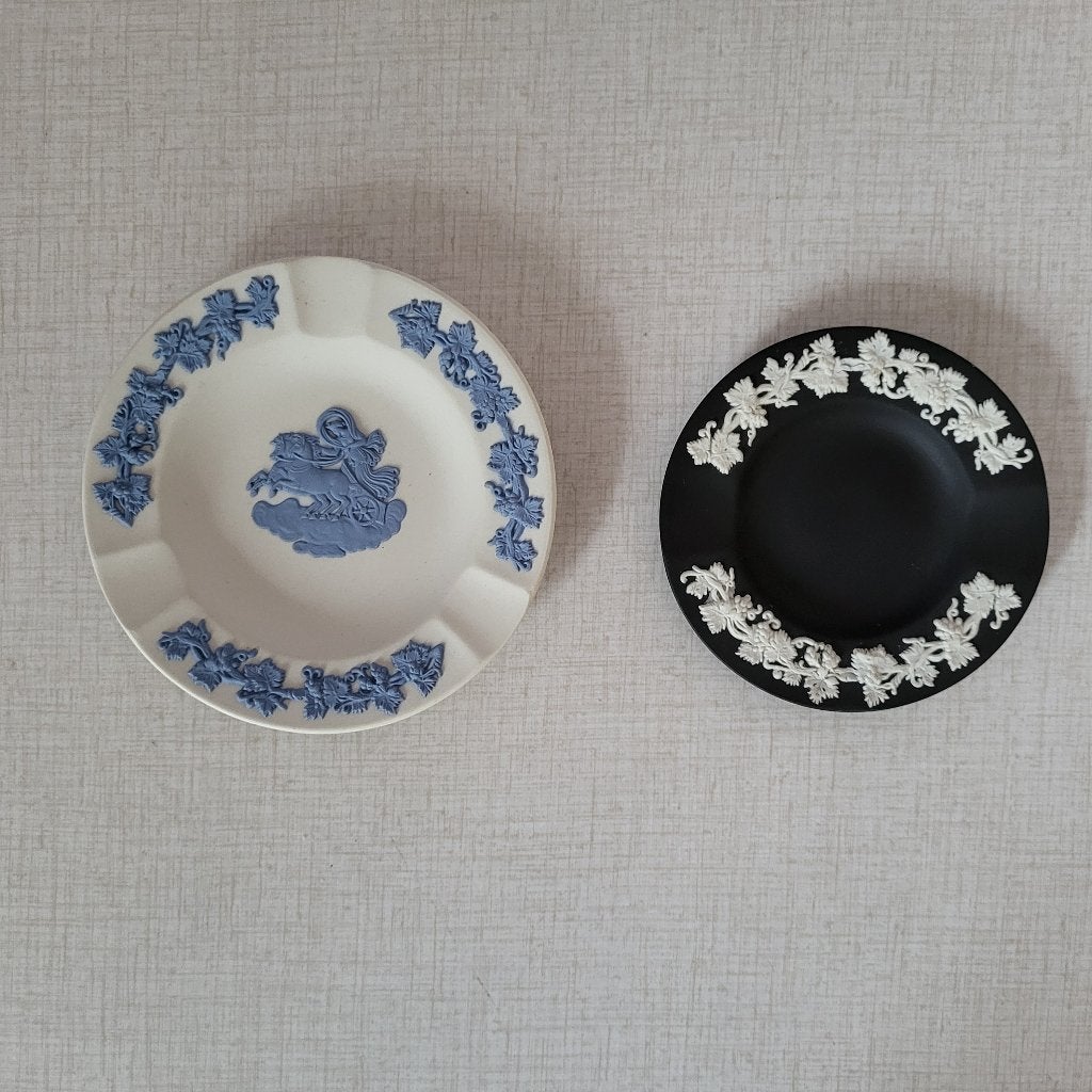 Wedgwood Jasperware asbakken (wit en zwart), Antiek en Kunst, Ophalen of Verzenden