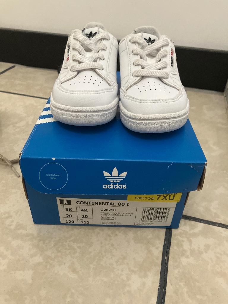 Schoenen kind, Kinderen en Baby's, Kinderkleding | Schoenen en Sokken, Ophalen, Adidas, Jongen of Meisje, Schoenen