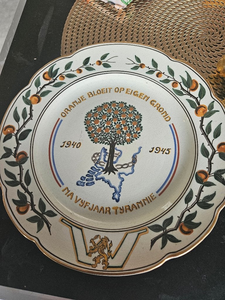Bevrijdingsbord te koop uit 1945, Ophalen