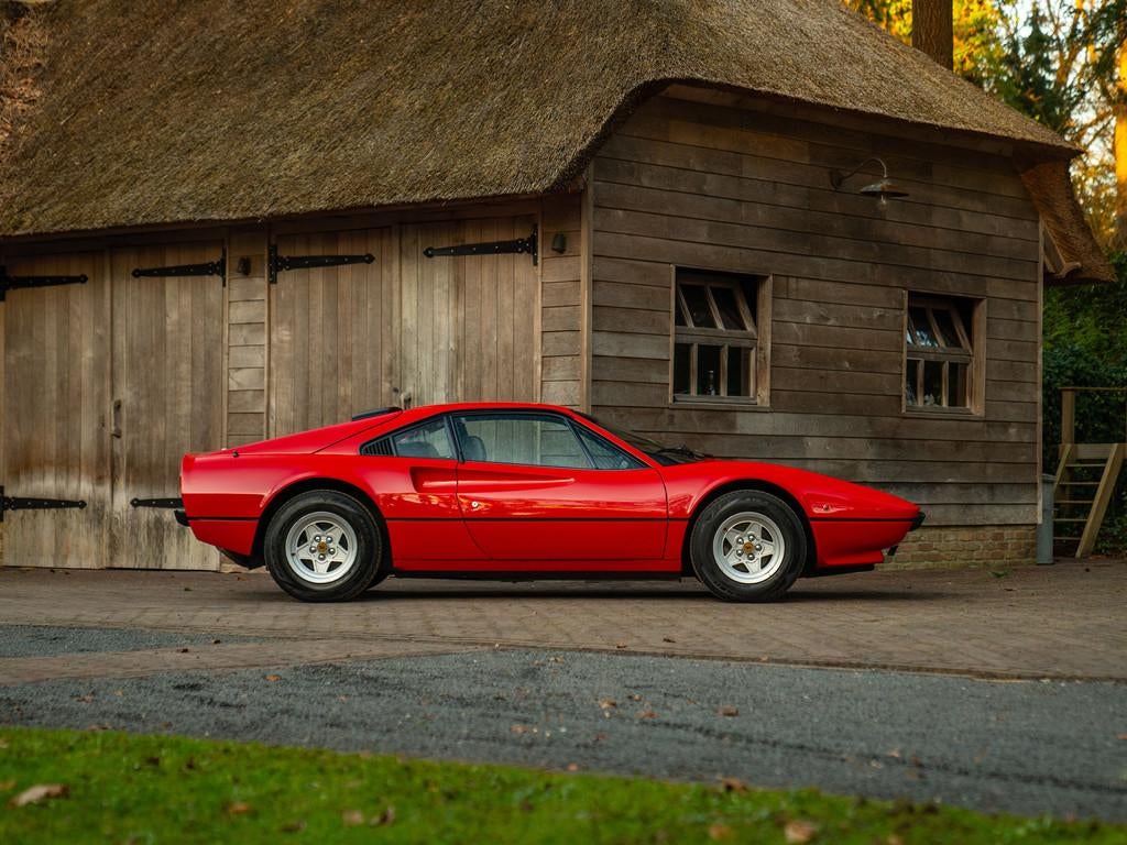 Ferrari 208 GTB (bj 1981), Auto's, Oldtimers, Bedrijf, Ferrari, Benzine, Coupé, Handgeschakeld, Geïmporteerd, Rood
