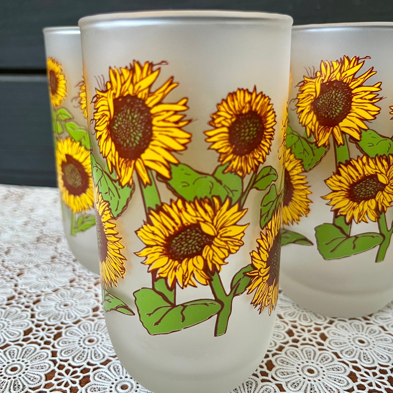 5 vintage glazen met zonnebloemen, matglas, Ophalen of Verzenden, Zo goed als nieuw, Waterglas