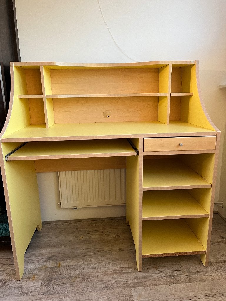 Geel kinderbureau met opbergruimte en lade, Huis en Inrichting, Bureaus, Ophalen, Gebruikt, Scandinavisch, IKEA