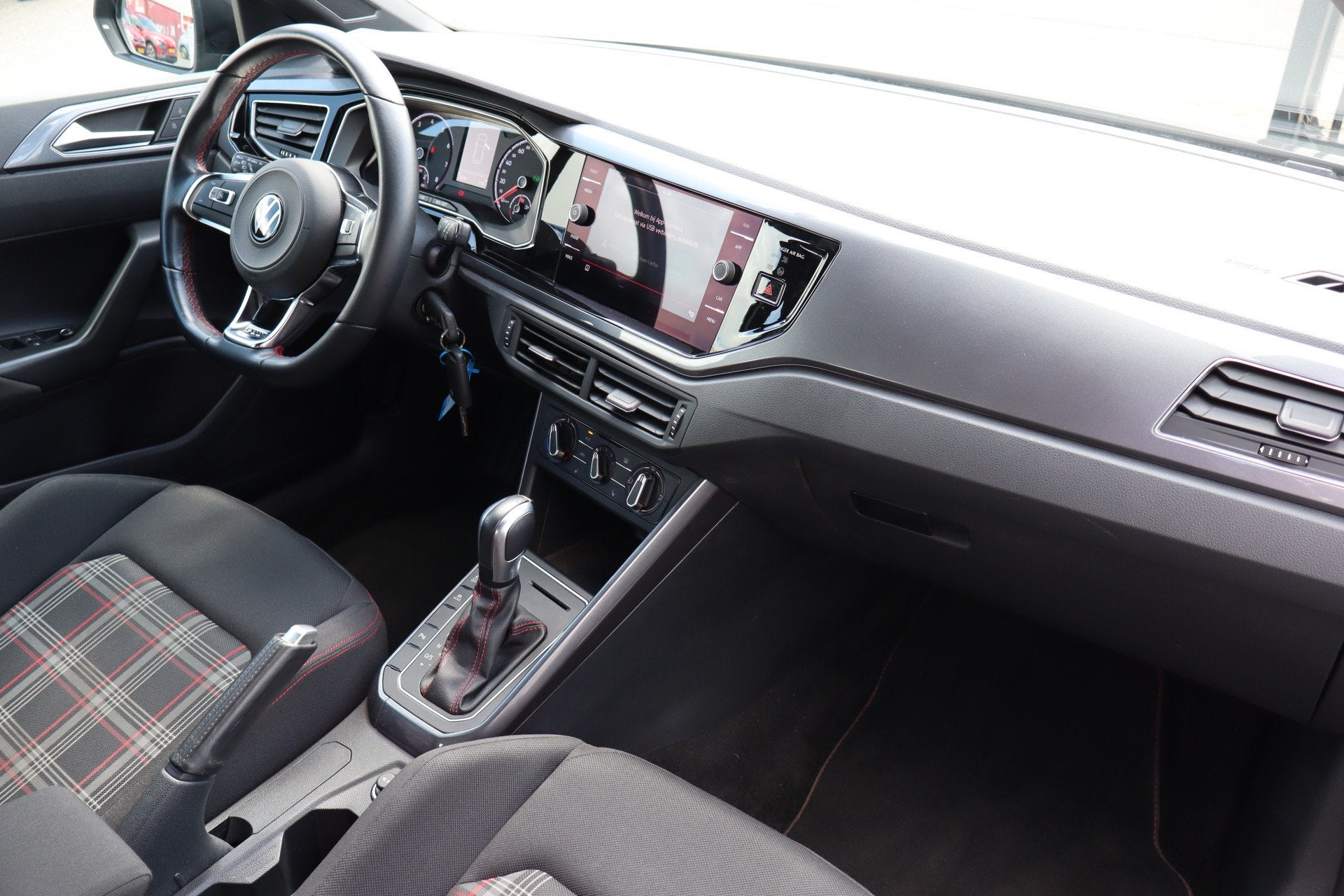 Volkswagen Polo 2.0 TSI GTI Stoelverwarming/Apple carplay/Pa, 12 maanden, Stof, Gebruikt, 4 cilinders