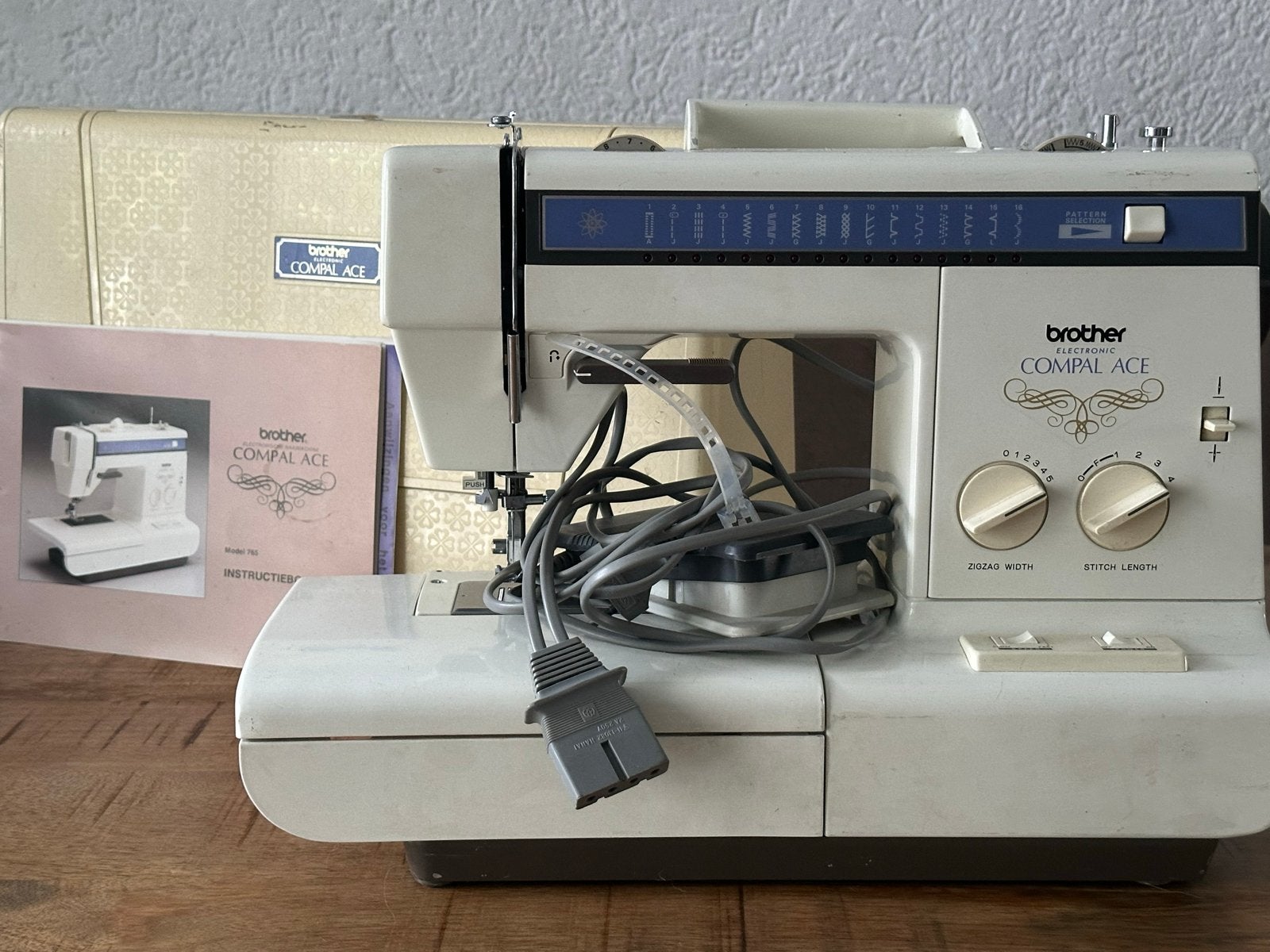 Brother Compal Ace Naaimachine - Compleet met handleiding, Verzenden, Gebruikt, Naaimachine, Brother