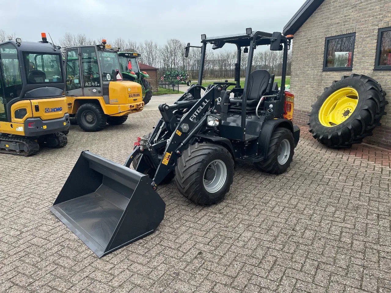 Pitbull X27-45crt (bj 2024), Zakelijke goederen, Machines en Bouw | Kranen en Graafmachines, Wiellader of Shovel