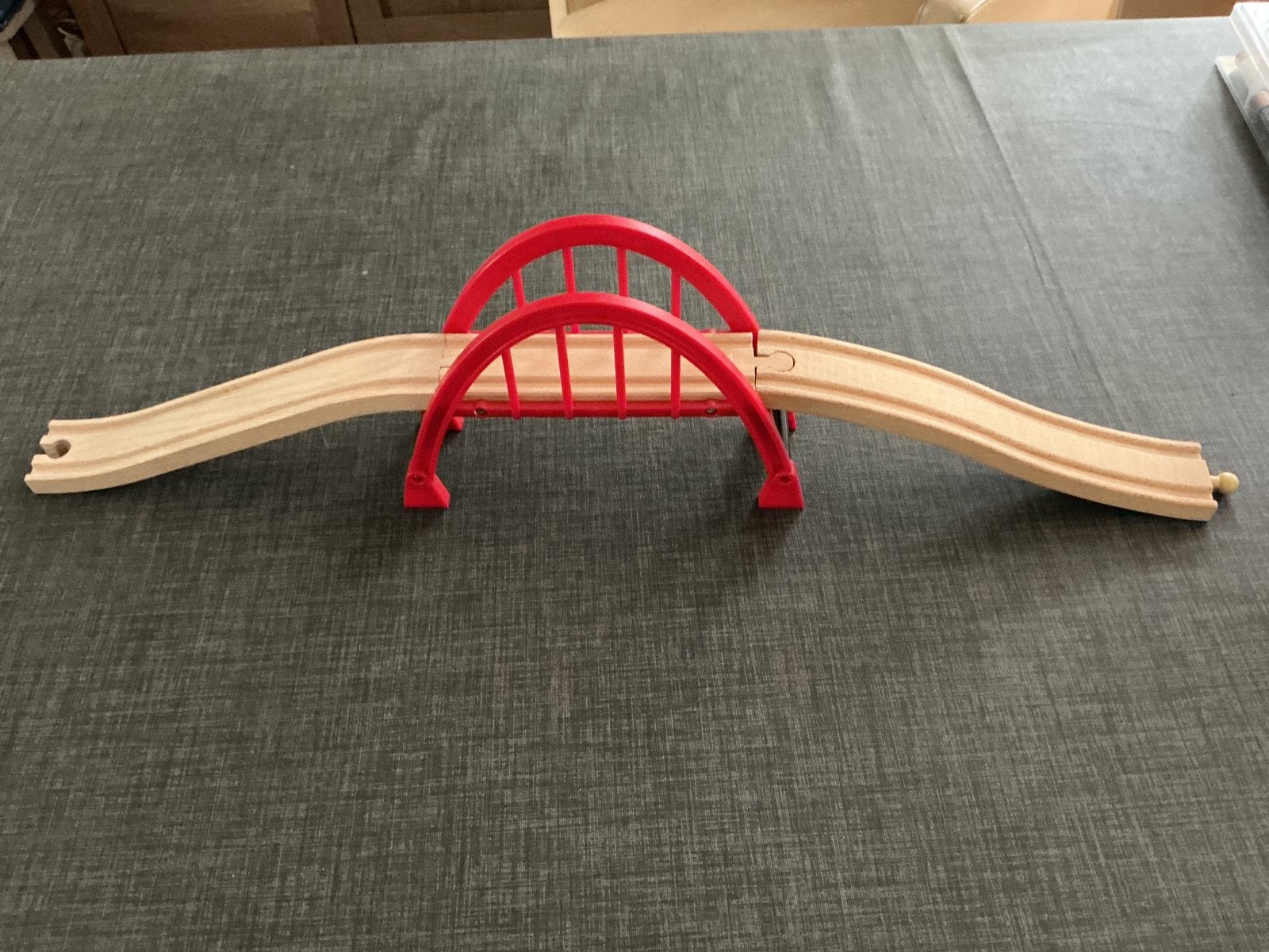 Brio brug met oprijbanene, Ophalen of Verzenden, Zo goed als nieuw