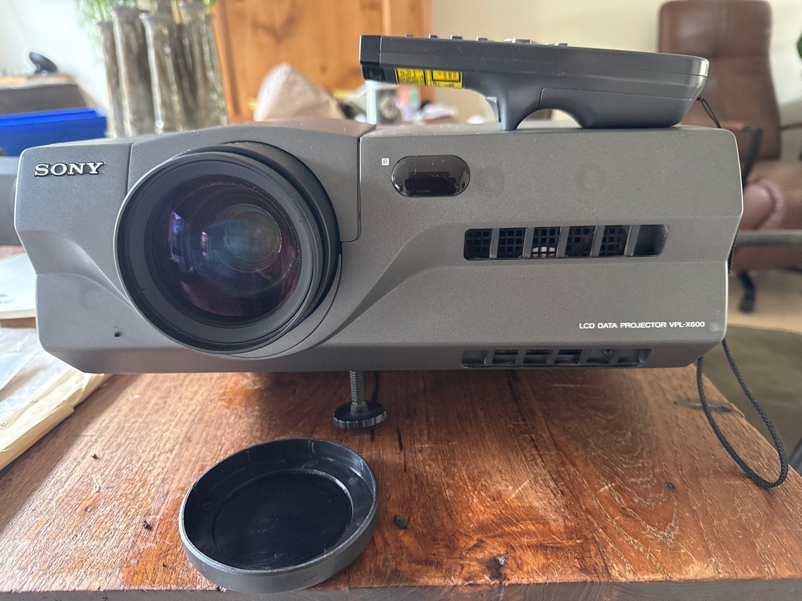 Sony VPL-X600E LCD Data Projector met afstandsbediening, Ophalen of Verzenden, Gebruikt, LCD, Overige resoluties
