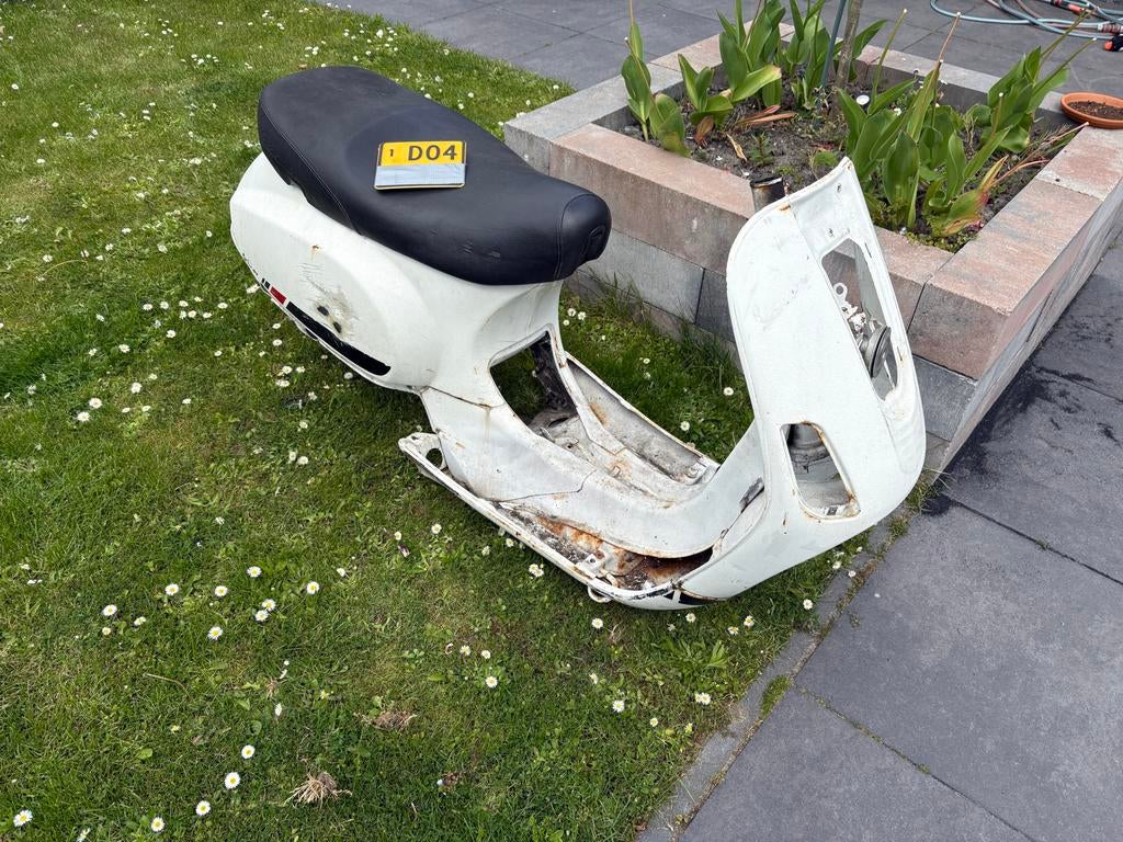 Vespa LX / S frame met bromkenteken, Ophalen, Zo goed als nieuw, Benzine, Vespa LX