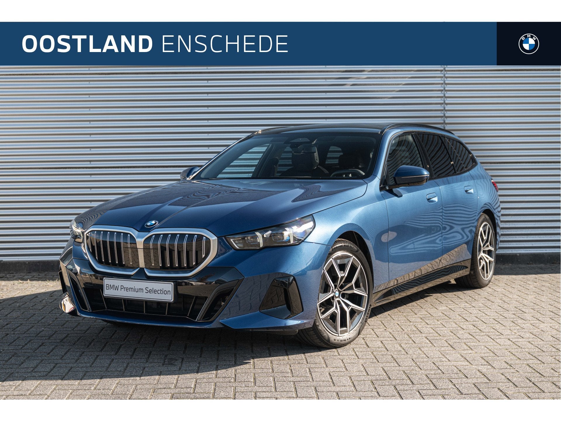 BMW 5 Serie Touring 520i M Sport Automaat / Trekhaak / Panor