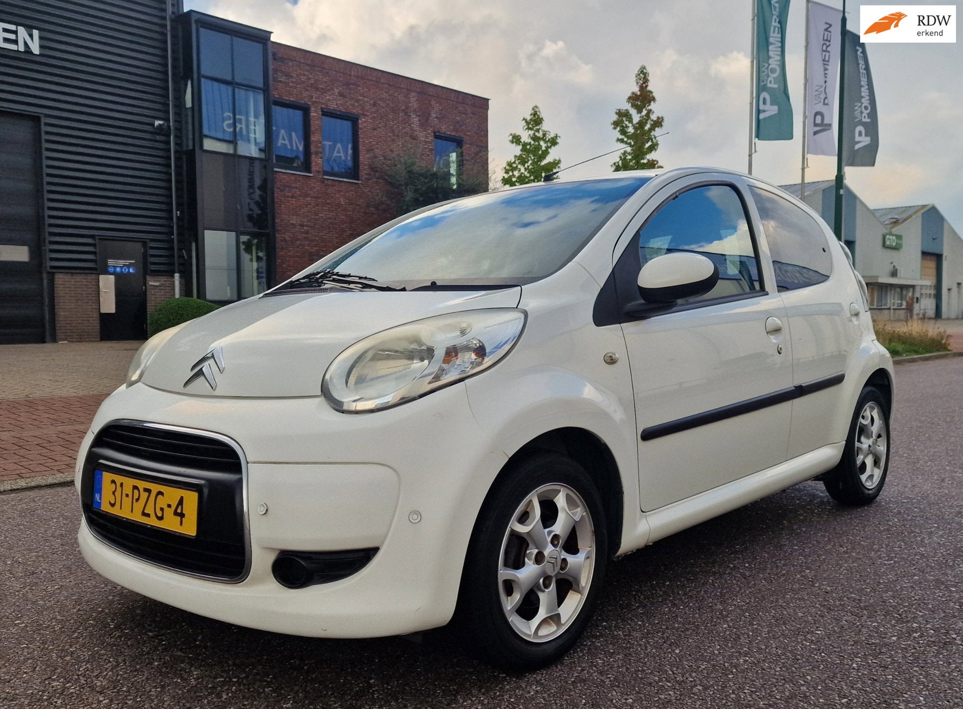 Citroen C1 1.0-12V Exclusive PSENSOR AIRCO 2 X SLEUTELS BOEK, Auto's, Euro 5, Gebruikt, Zwart, 4 stoelen