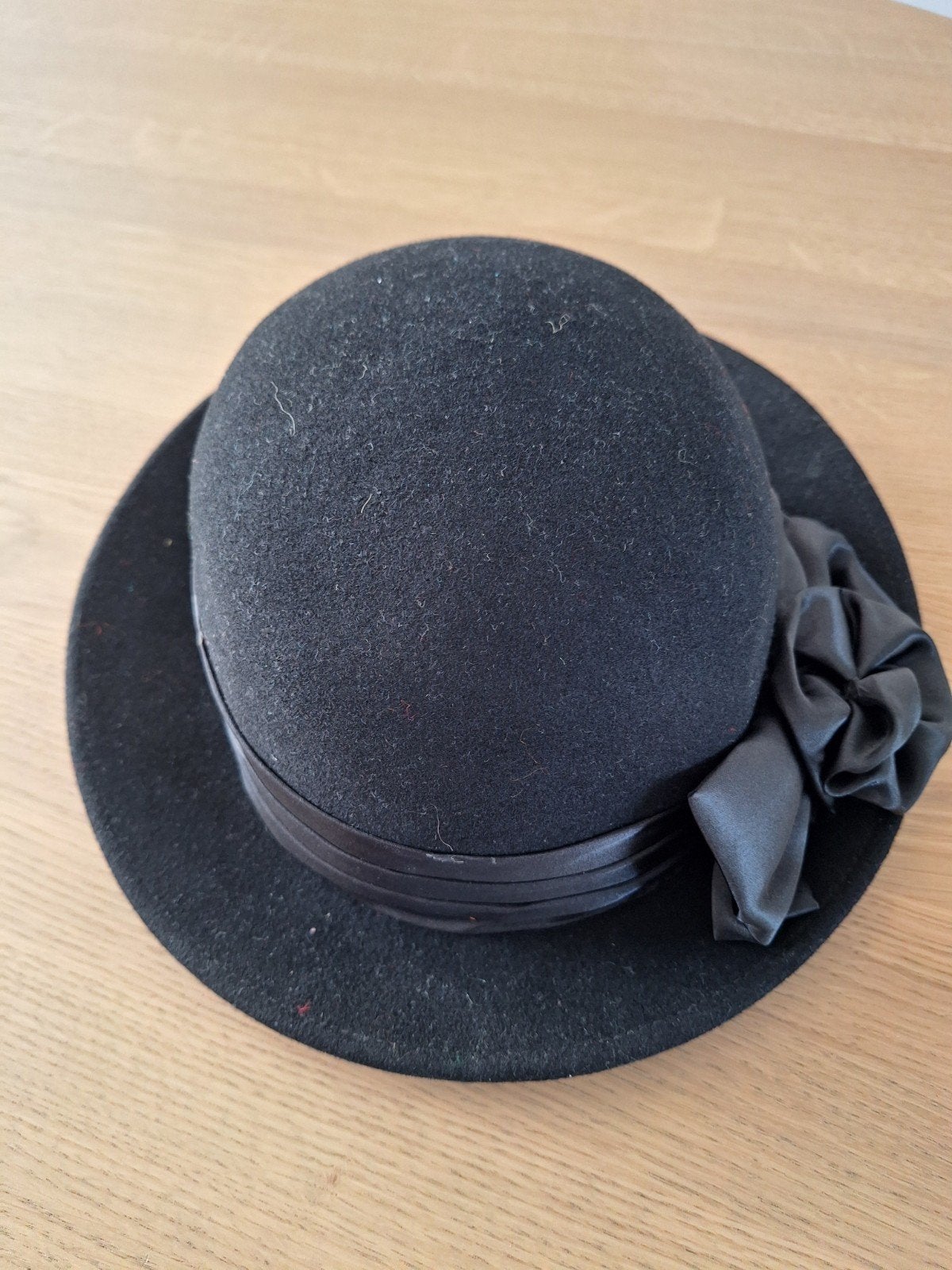 Authentieke zwarte dames hoed, Ophalen, Gedragen, 58 cm (L, 7¼ inch) of meer, Hoed