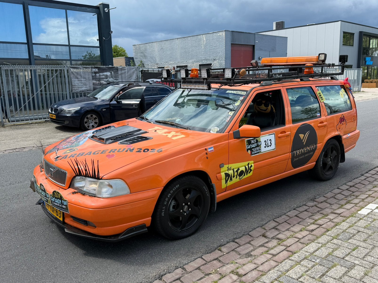 Volvo V70 2.5 CARBAGE RUNNER/ RALLY RIJKLAAR VEEL OPTIES, Auto's, Voorwielaandrijving, Stof, 1800 kg, Zwart