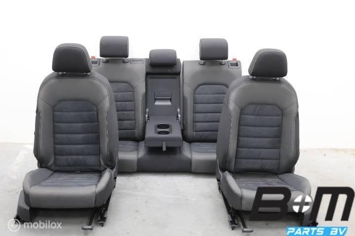 Nieuw highline interieur VW Golf 7 5drs 15 km, Gebruikt