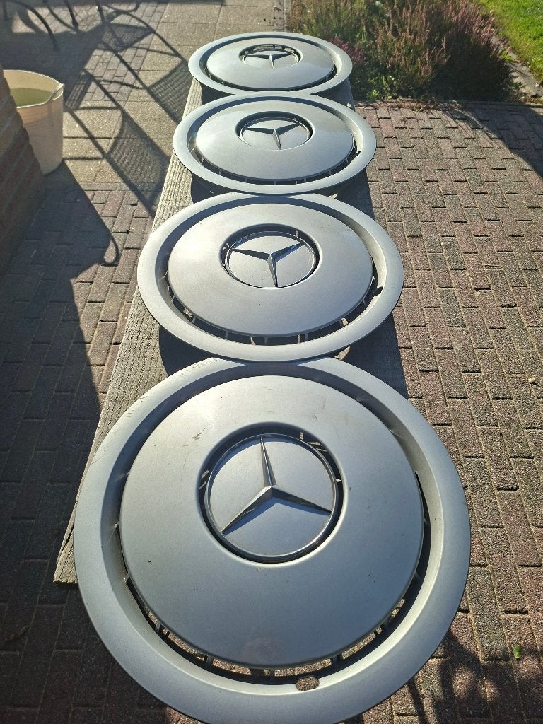 Wieldoppen Mercedes 190E, Ophalen, Gebruikt
