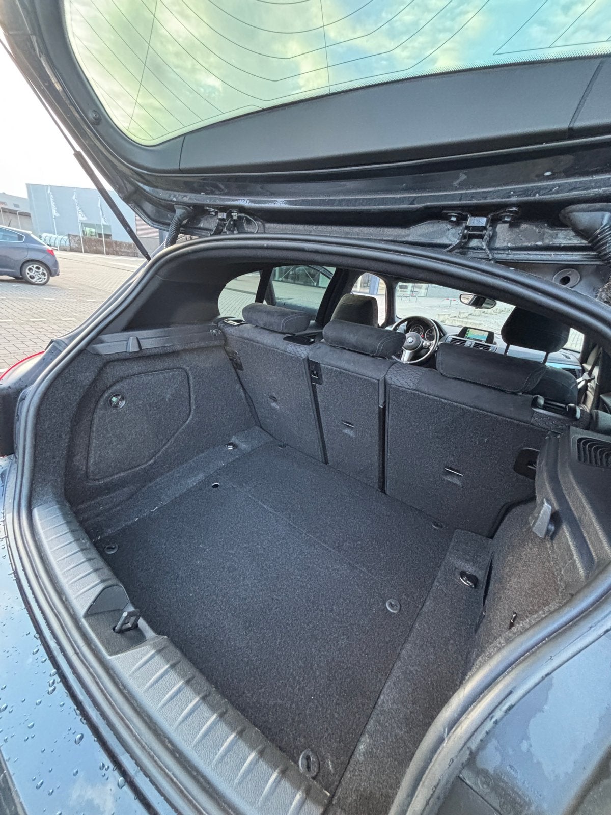 Foto 9 van BMW 1-Serie 116I 100KW 5DR 2014 Zwart