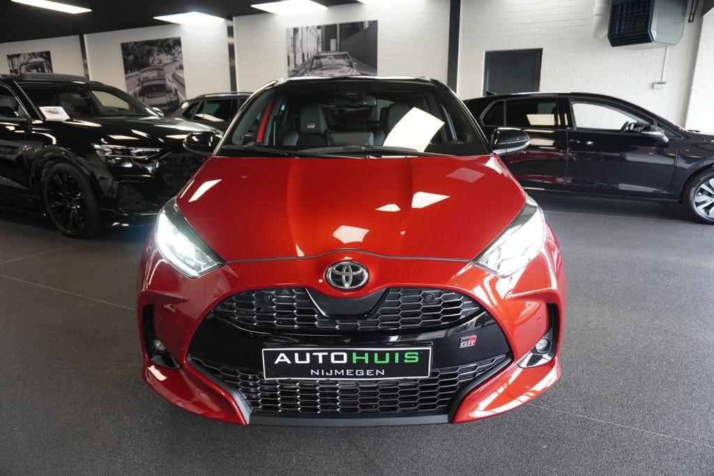 Toyota Yaris 1.5 Hybrid GR Sport Head up Alcantara Disctroni, Auto's, Toyota, Zwart, 23 km/l, 1490 cc, Bedrijf