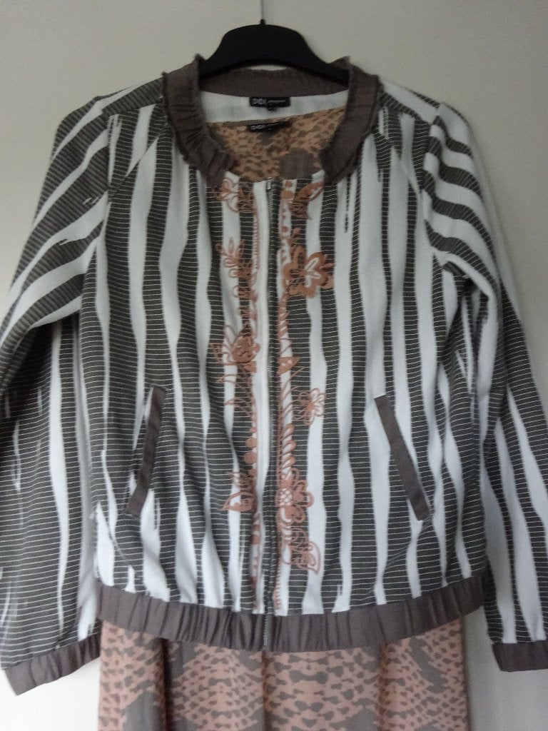 Jas/blazer maat M, Kleding | Dames, Jassen | Winter, Maat 38/40 (M), Verzenden, Beige, Nieuw
