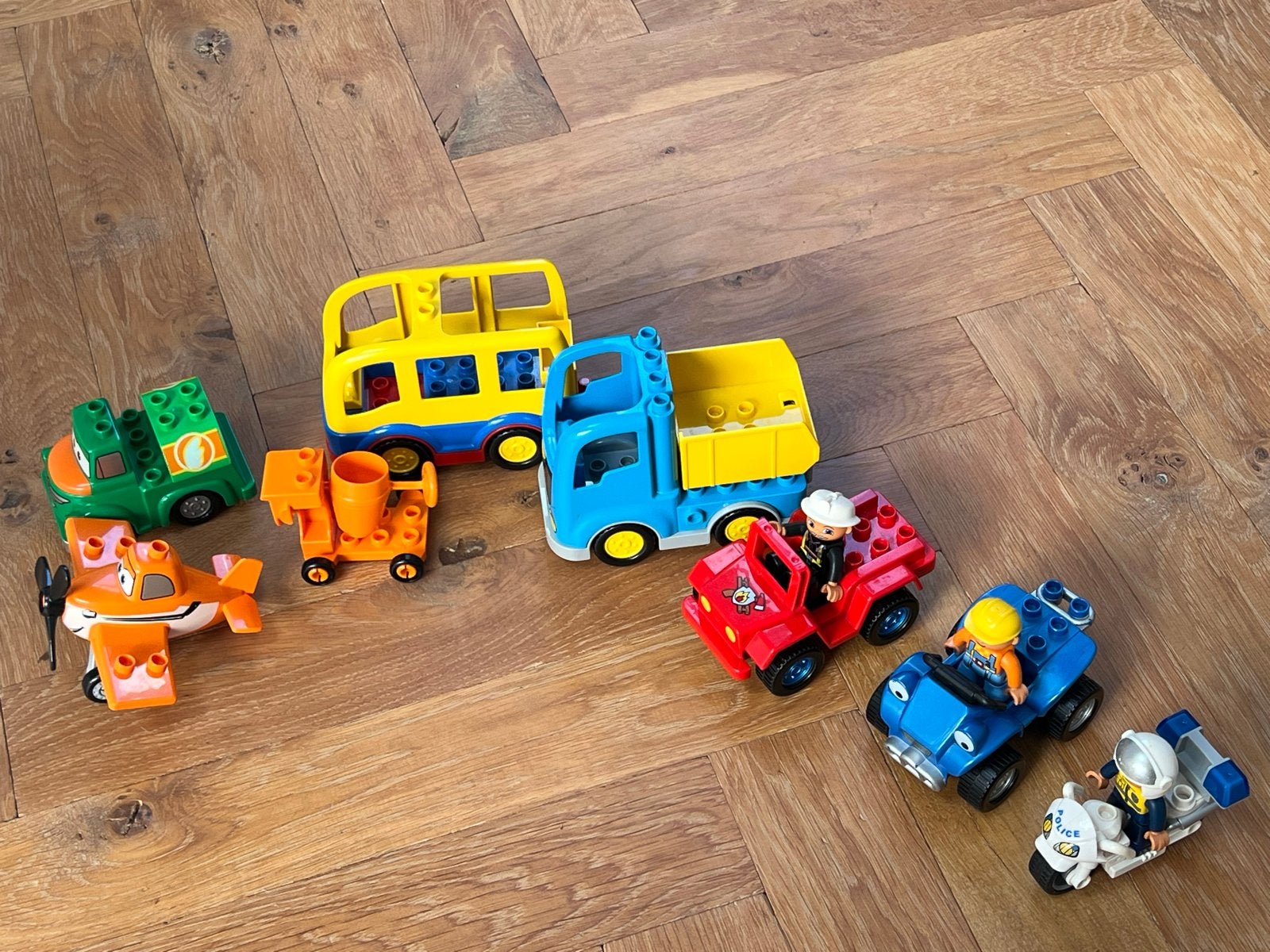 LEGO Duplo met voertuigen, dieren, figuren en bouwstenen, Inclusief minifiguren, Gebruikt, Ophalen of Verzenden, Duplo