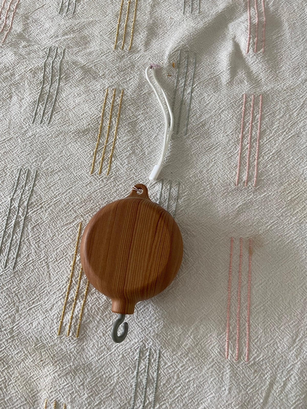 Houten Ronddraaiend Muziekdoosje voor Baby Mobiel, Kinderen en Baby's, Ophalen of Verzenden, Nieuw, Mobiel, Met geluid