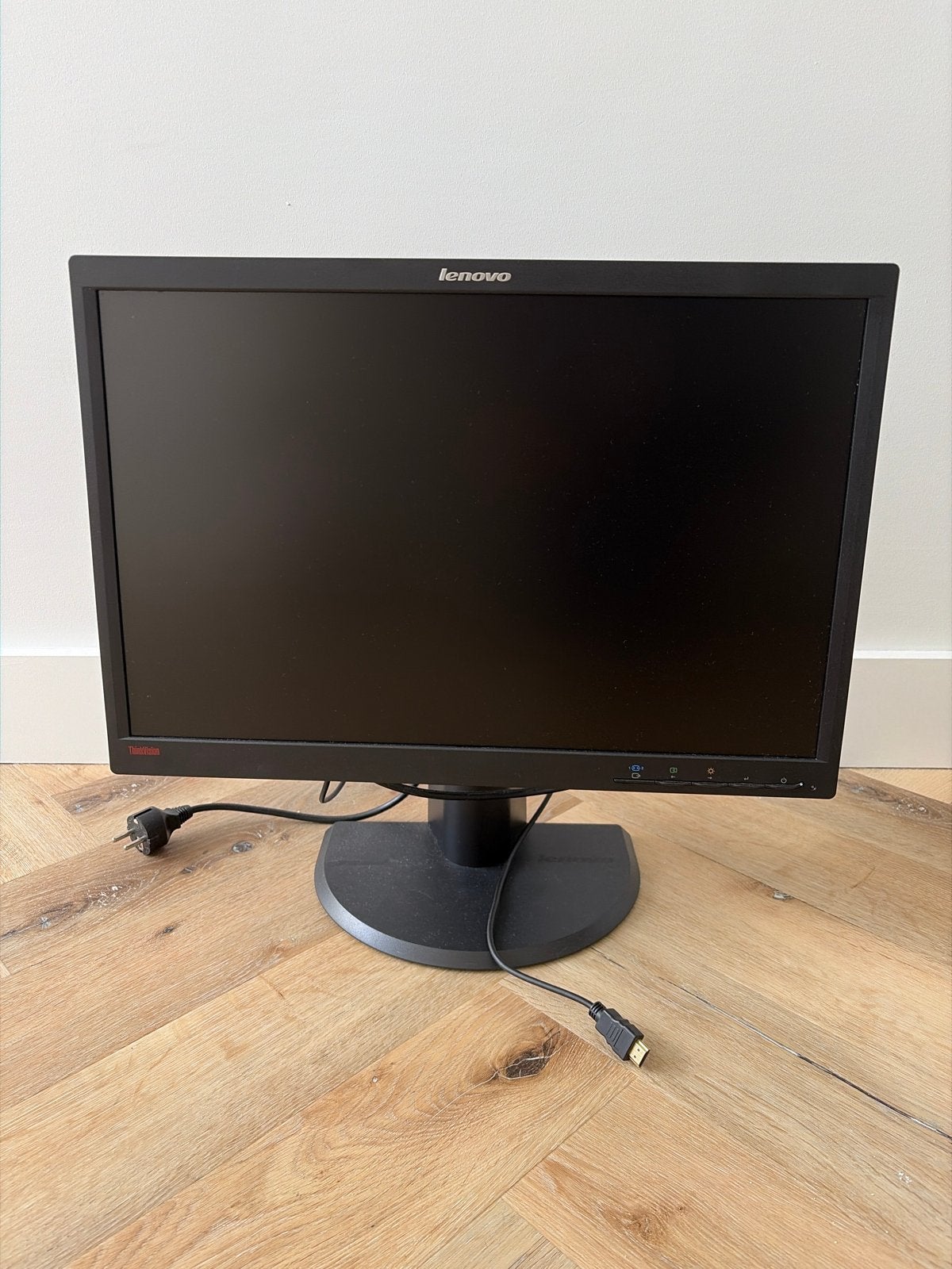 Lenovo ThinkVision Monitor - 19 inch, Computers en Software, Ophalen of Verzenden, Gebruikt, Overige resoluties, HDMI
