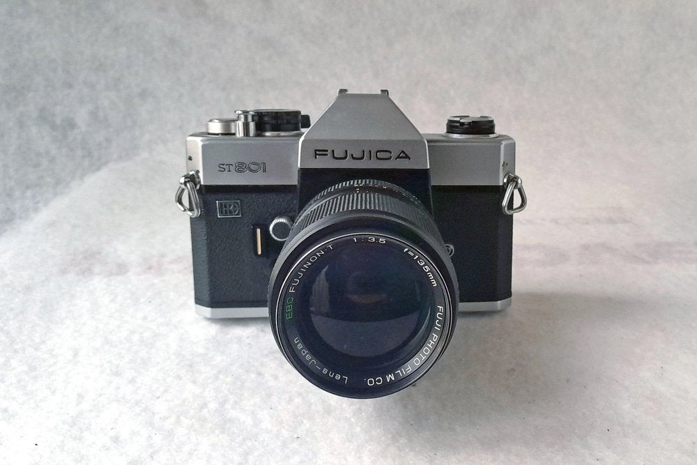 Fuji Fujica ST801, Fujinon EBC 135mm f3.5 lens analogue film, Audio, Tv en Foto, Verzenden, Gebruikt, Spiegelreflex, Fuji