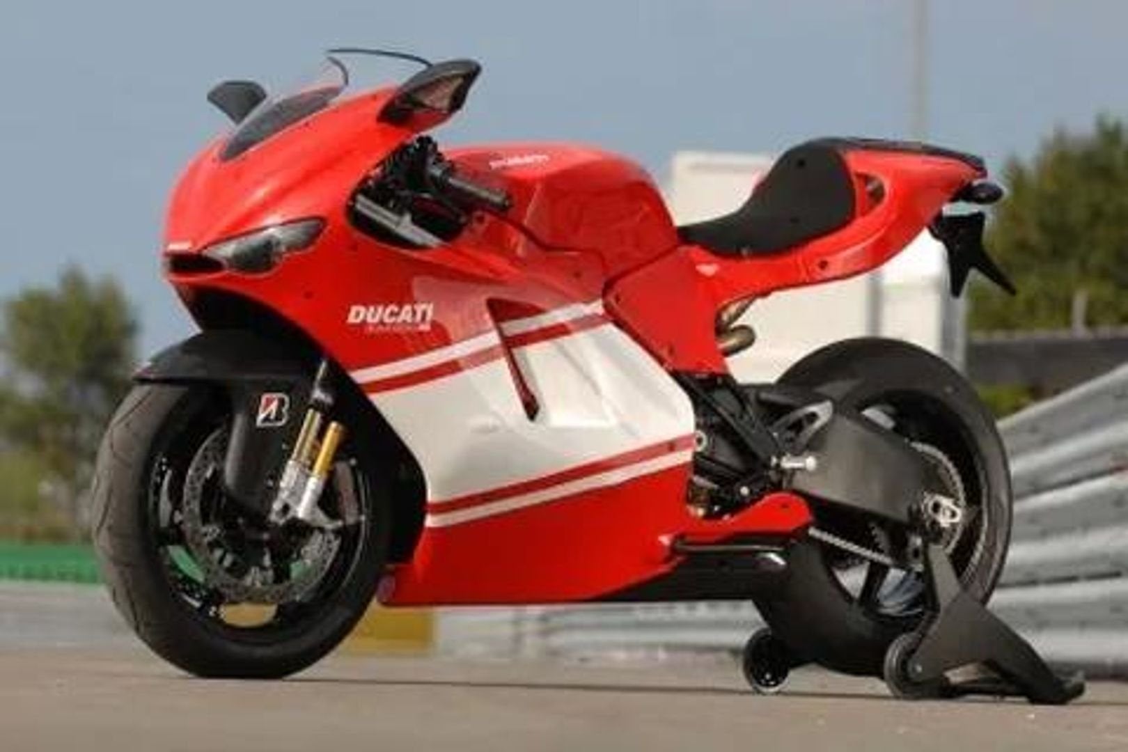 Gezocht: DUCATI D 16 RR DESMOSEDICI ETC ETC, DUCATI, 4 cilinders, Motorrijbewijs A, Onbekend