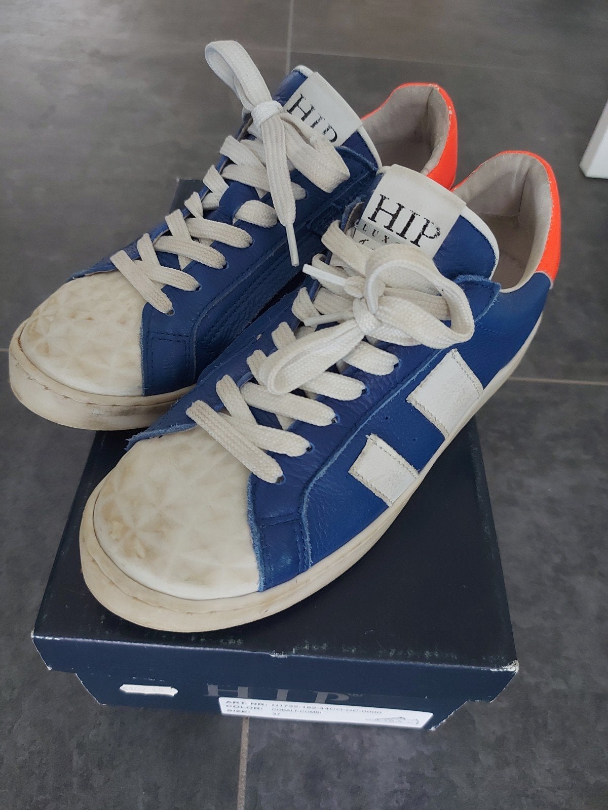 HIP luxory sneakers maat 37 met veters en rits
Kleur blauw, Schoenen, Hip, Ophalen of Verzenden, Zo goed als nieuw