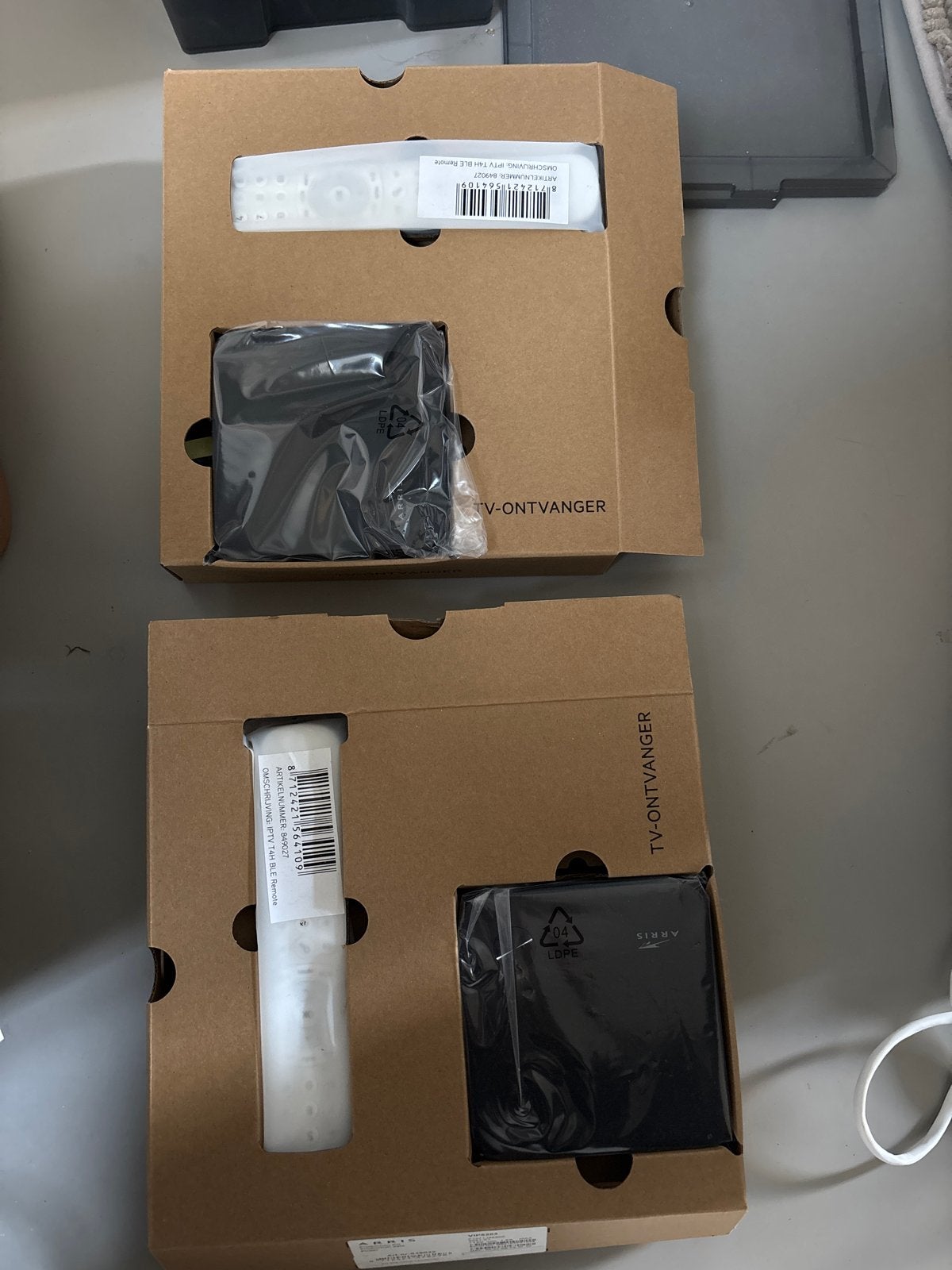 Arris IPTV STB VIP5202+RC TV-ontvanger (2 stuks), Ophalen, Nieuw, Decoder