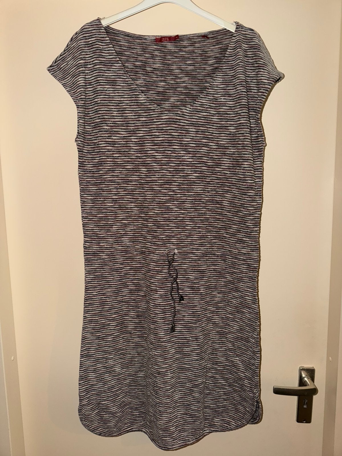 Dames glitter print jurk van EDC, Kleding | Dames, Positiekleding, Maat 38/40 (M), Ophalen of Verzenden, Zo goed als nieuw, Jurk