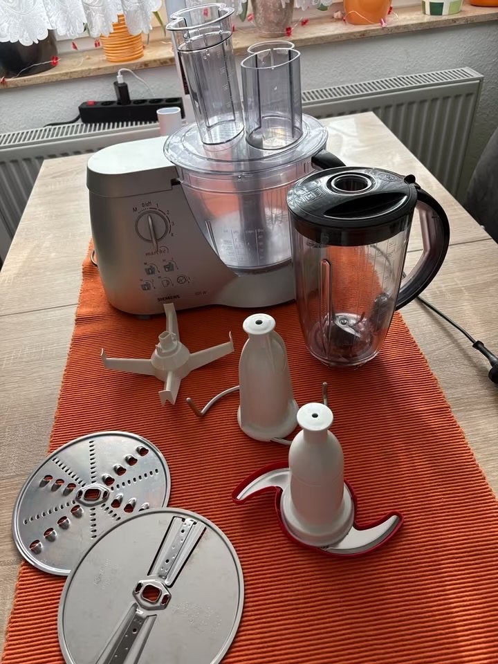 Siemens Keukenmachine - 800watt, vrijwel niet gebruikt!, Witgoed en Apparatuur, Keukenmixers, Gebruikt, 3 snelheden of meer, Ophalen of Verzenden