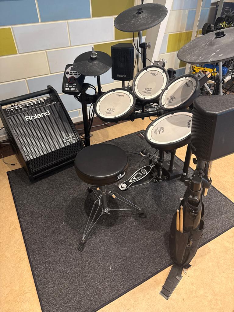 Roland TD-11KV V-Drums met PM-30 monitor en accessoires, Muziek en Instrumenten, Drumstellen en Slagwerk, Ophalen, Gebruikt, Roland