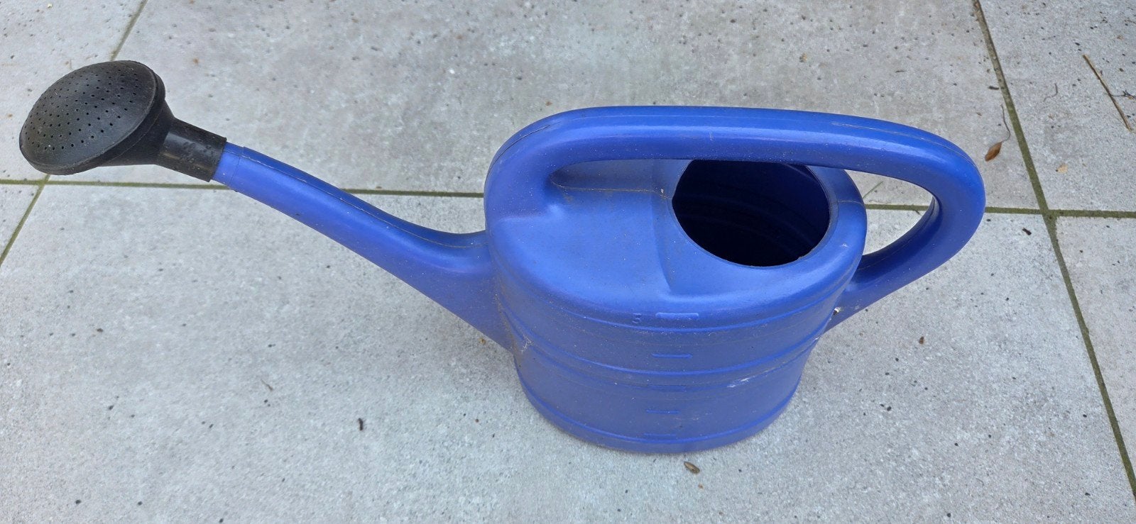 Blauwe kunststof gieter van 5 liter, Ophalen of Verzenden, Gebruikt, Kunststof