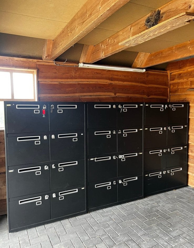 Zwarte metalen postkasten/lockers/postvakken/brievenbusunit, Ophalen, Zo goed als nieuw