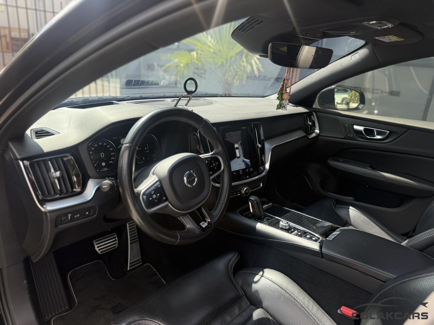 Volvo V60 2.0 T6 Twin Engine AWD R-Design-Trekh-NAP-Pano-VOL, Auto's, Automaat, Gebruikt, Euro 6, 4 cilinders
