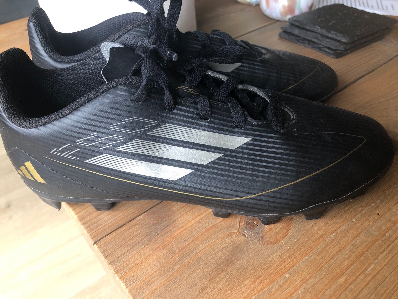 Adidas F50 voetbalschoenen - Zwart/Goud, Sport en Fitness, Voetbal, Ophalen, Gebruikt, Schoenen