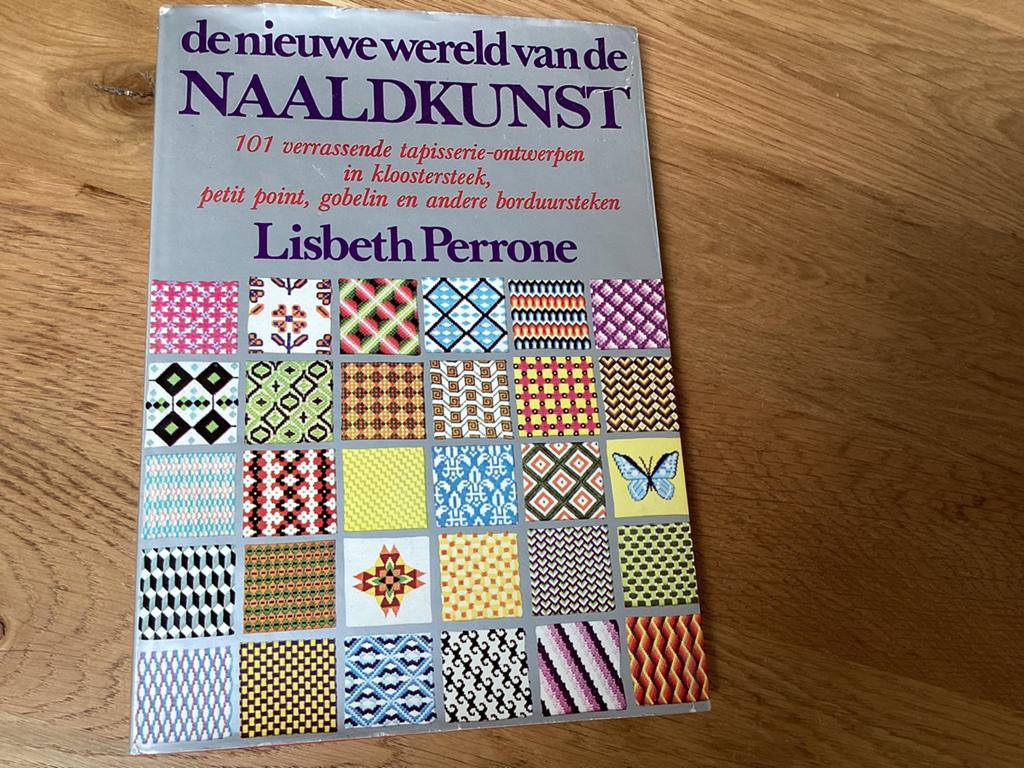 Nieuwe wereld van de naaldkunst Lisbeth Perrone., Ophalen of Verzenden, Borduren en Naaien, Onbekend, Gelezen