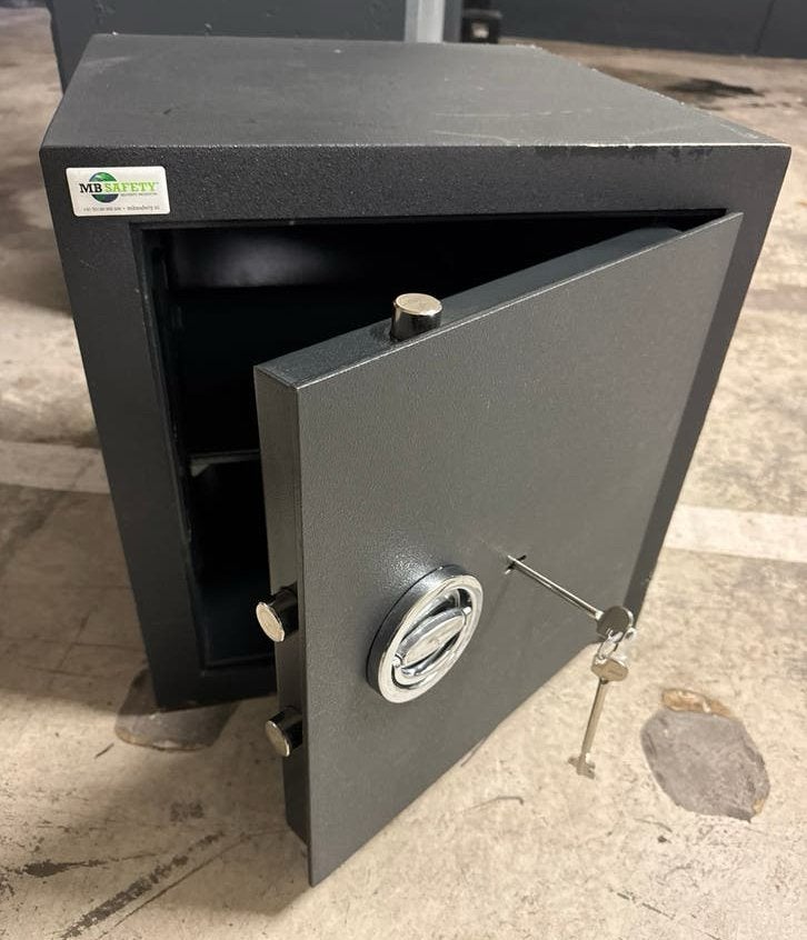 Kwaliteit kluis / brandkast nieuw dubbelbaard slot Wittkopp, Ophalen, Zo goed als nieuw, Brandkast