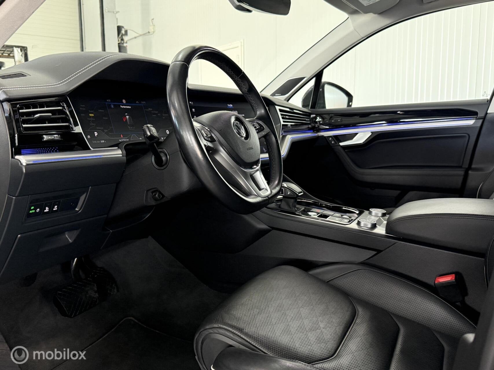 Volkswagen Touareg 3.0 TDi 286pk Aut8 grijs kenteken [vol op, Gebruikt, 1865 kg, Volkswagen, Bedrijf