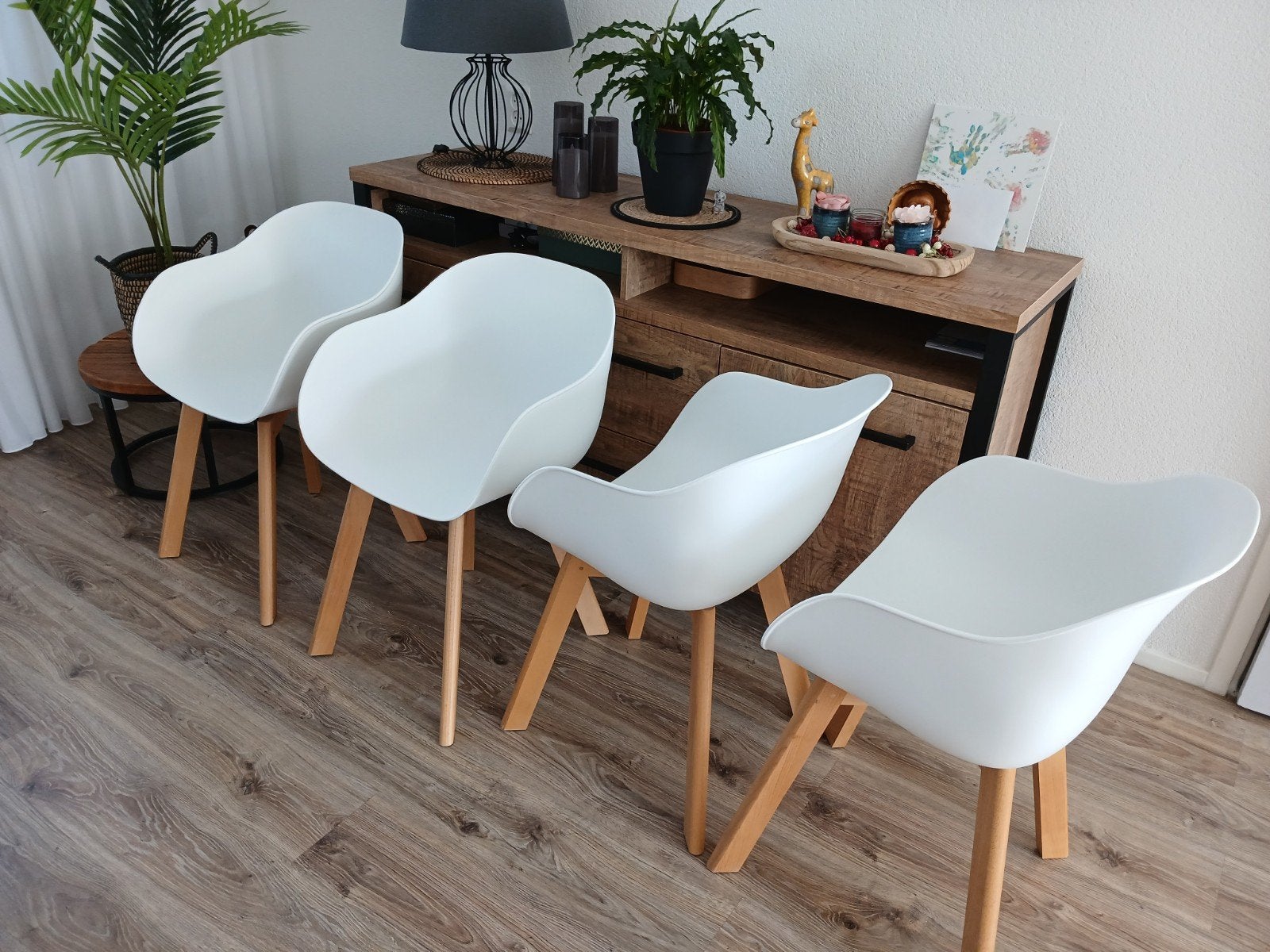 4 Mooie witte kuipstoelen., Ophalen, Zo goed als nieuw, Vier personen