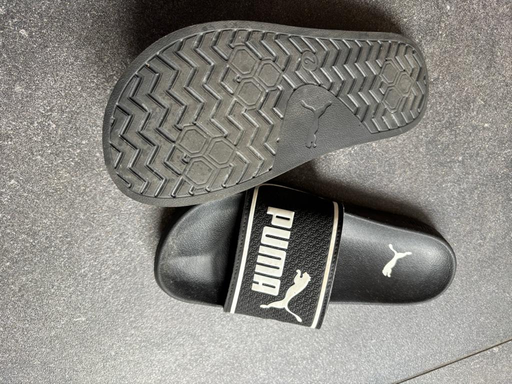 Puma slippers jongens maat 2, Ophalen, Gedragen, Zwart