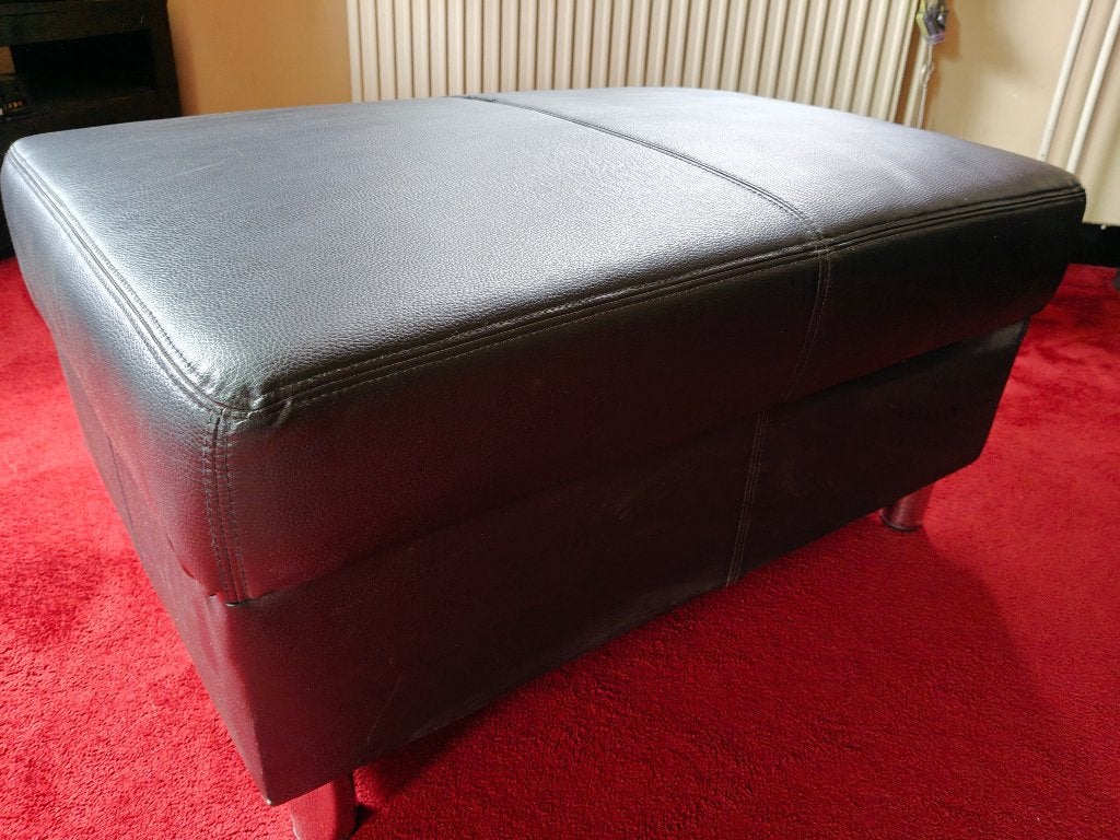 Mooie hocker met hoge kwaliteit kunstleer, Huis en Inrichting, Banken | Voetenbanken en Poefen, Ophalen, Nieuw, 75 tot 100 cm