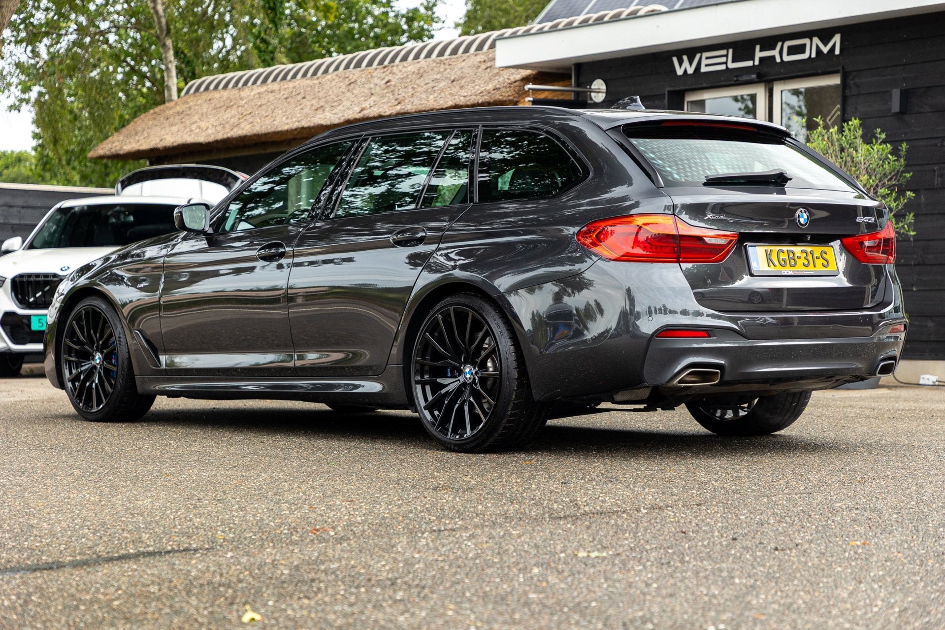 BMW 5-serie Touring 540i xDrive M-Sport I Bowers & Wilkins I, Auto's, Automaat, Dealer onderhouden, Gebruikt, Zwart