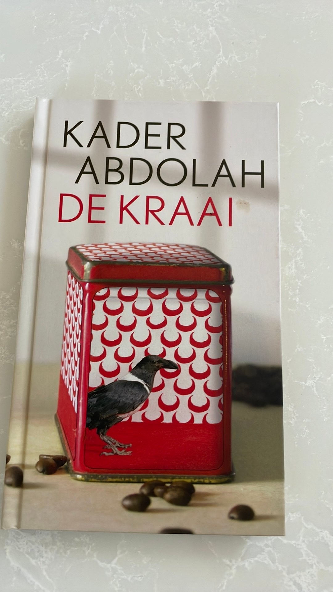 Boek: Kader Abdolah “ De kraai”, Ophalen of Verzenden, Zo goed als nieuw