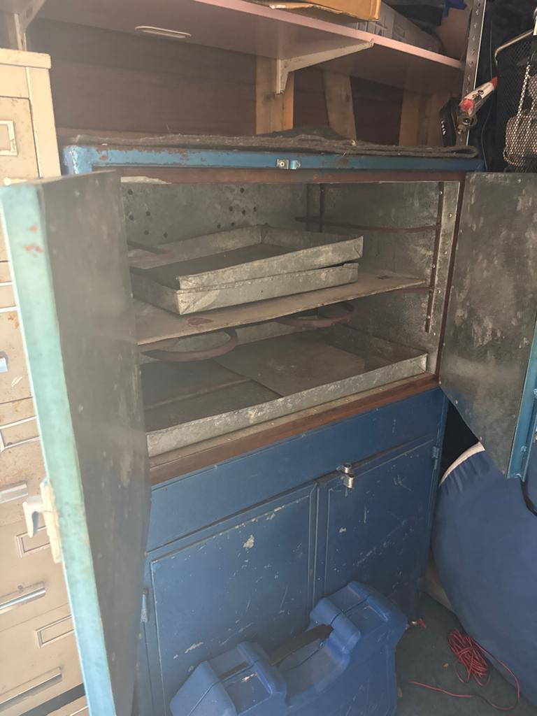 Vintage blauwe metalen gasoven voor butaan gas met platen, Antiek en Kunst, Ophalen